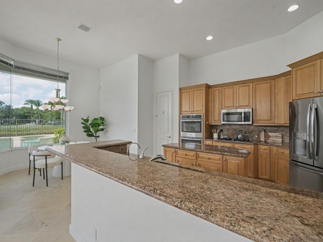 Продажа дома по адресу 16331 Castello Court - фото 6873199