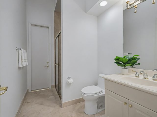 Продажа дома по адресу 16331 Castello Court - фото 6873205