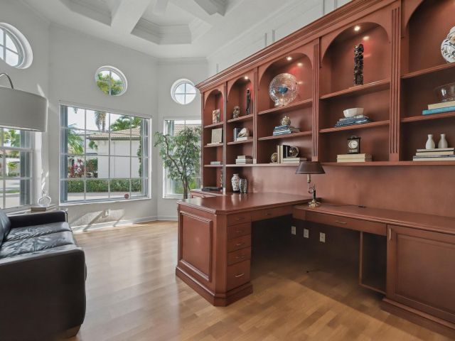 Продажа дома по адресу 16331 Castello Court - фото 6873206