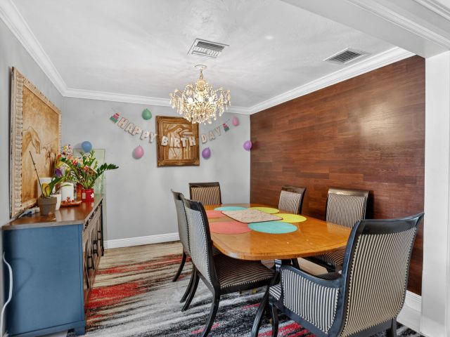 Продажа дома по адресу 256 SW 11th Place - фото 6894744