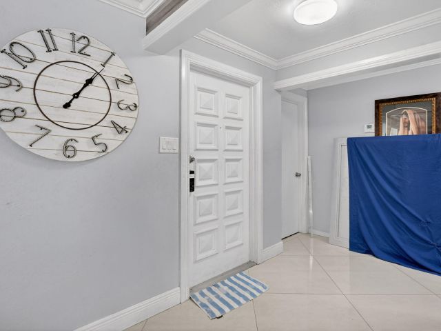 Продажа дома по адресу 256 SW 11th Place - фото 6894750