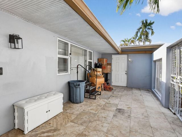 Продажа дома по адресу 256 SW 11th Place - фото 6894752