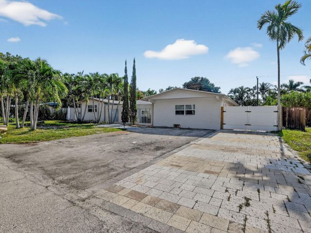 Продажа дома по адресу 256 SW 11th Place - фото 6894754