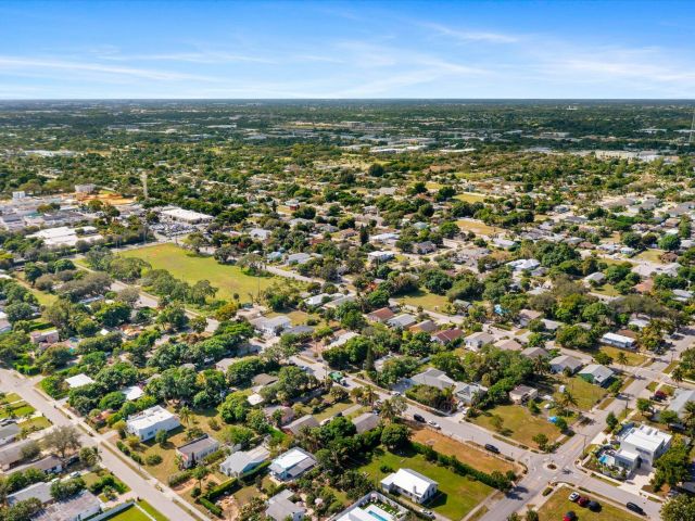 Продажа дома по адресу 212 SW 2nd Avenue - фото 6879597