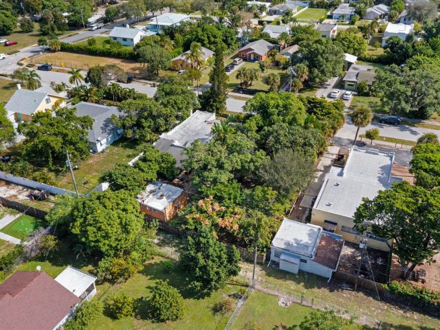 Продажа дома по адресу 212 SW 2nd Avenue - фото 6879598