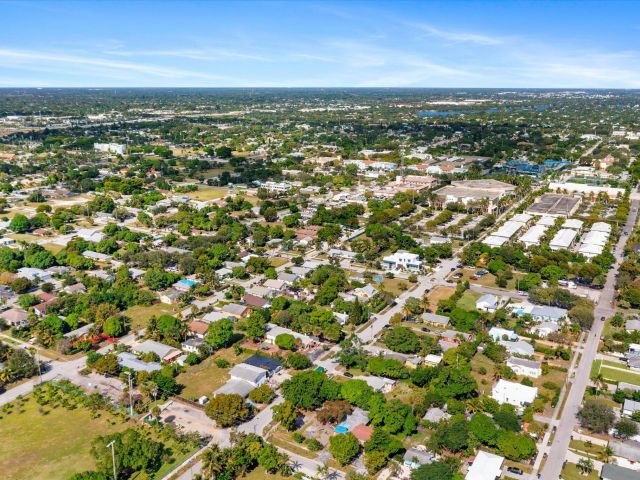 Продажа дома по адресу 212 SW 2nd Avenue - фото 6879602