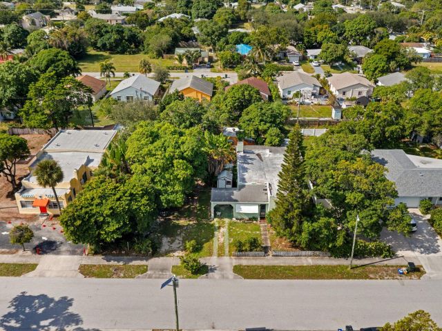 Продажа дома по адресу 212 SW 2nd Avenue - фото 6879613