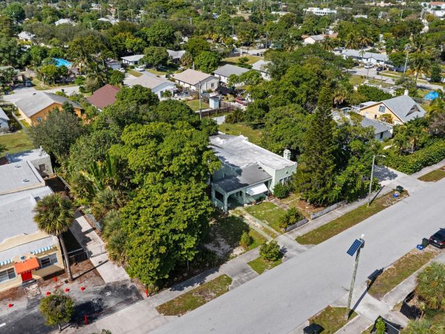 Продажа дома по адресу 212 SW 2nd Avenue - фото 6879614