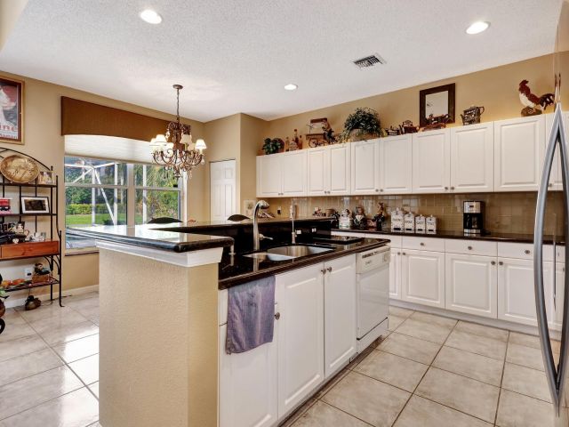 Продажа дома по адресу 13637 Paisley Drive - фото 6873222