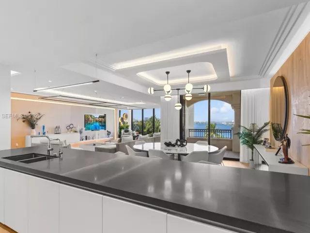 Продажа квартиры #6842 - фото 6887056