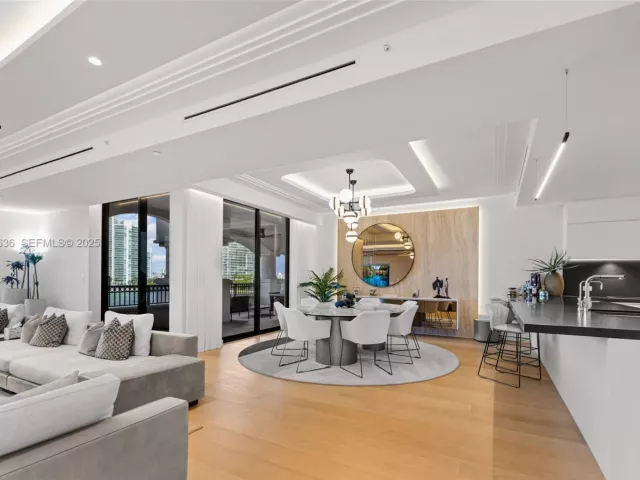 Продажа квартиры #6842 - фото 6887059