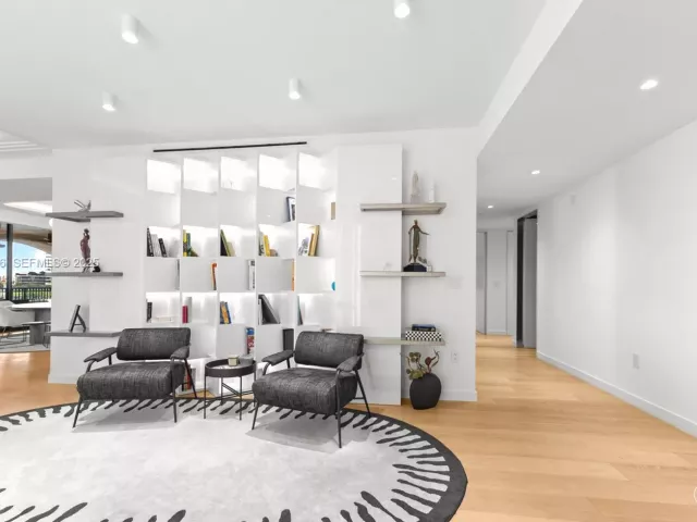 Продажа квартиры #6842 - фото 6887061