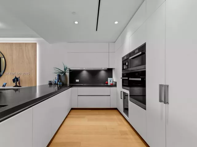 Продажа квартиры #6842 - фото 6887054