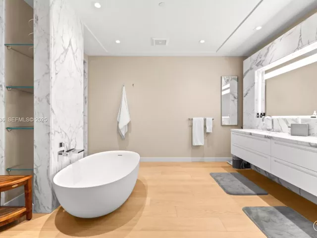 Продажа квартиры #6842 - фото 6887046