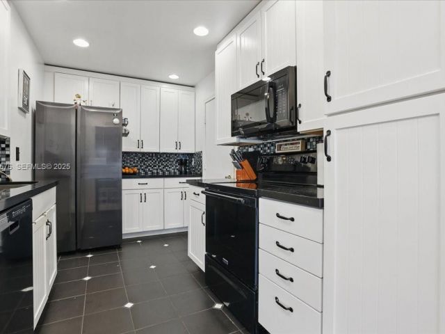 Продажа дома по адресу 5874 SW 97th Ter - фото 6871514