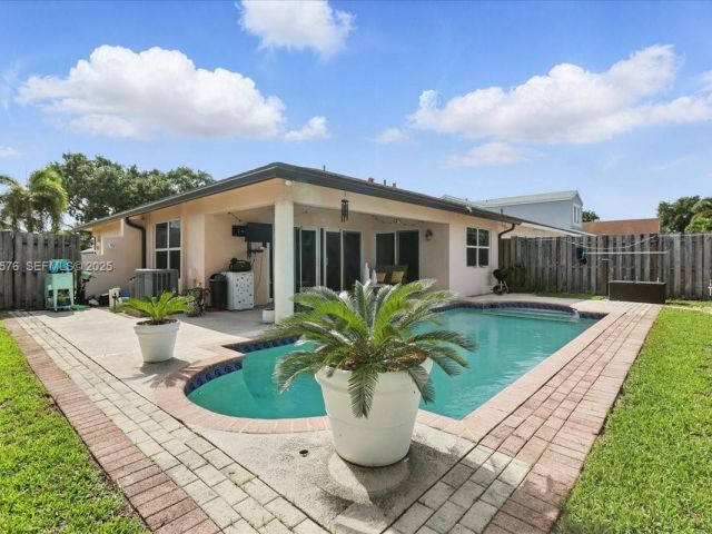 Продажа дома по адресу 5874 SW 97th Ter - фото 6871528