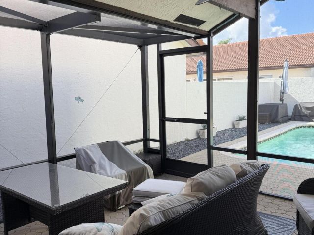 Дом в аренду по адресу 21583 Villa Nova Drive - фото 6895085