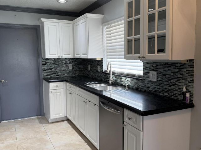 Дом в аренду по адресу 21583 Villa Nova Drive - фото 6895088