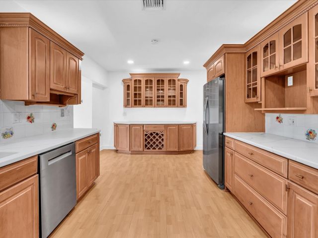 Продажа дома по адресу 4400 Buchanan Street - фото 6895752