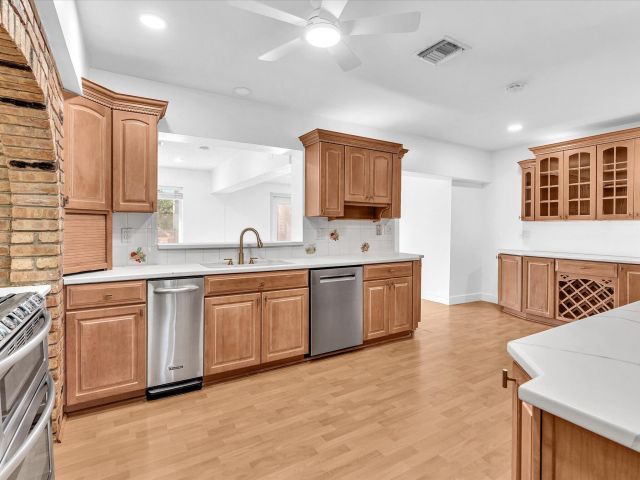 Продажа дома по адресу 4400 Buchanan Street - фото 6895753