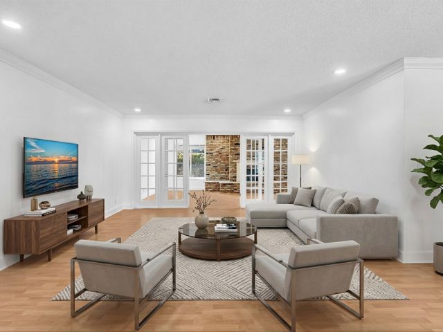 Продажа дома по адресу 4400 Buchanan Street - фото 6895759