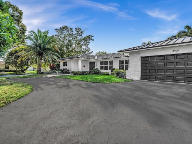 Продажа дома по адресу 4400 Buchanan Street - фото 6895765