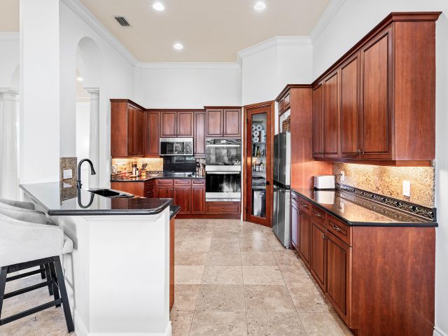 Продажа дома по адресу 15969 Double Eagle Trail - фото 6873237