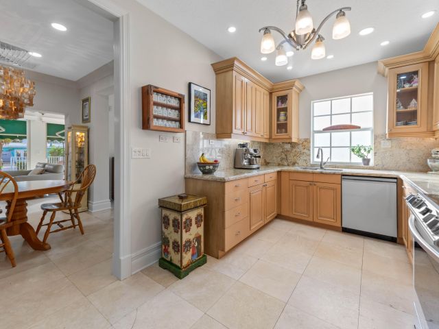 Продажа дома по адресу 746 W Palmetto Park Road - фото 6914713