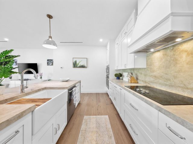 Продажа дома по адресу 330 Laurie Road - фото 6894124