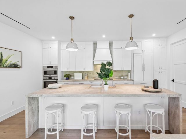 Продажа дома по адресу 330 Laurie Road - фото 6894129