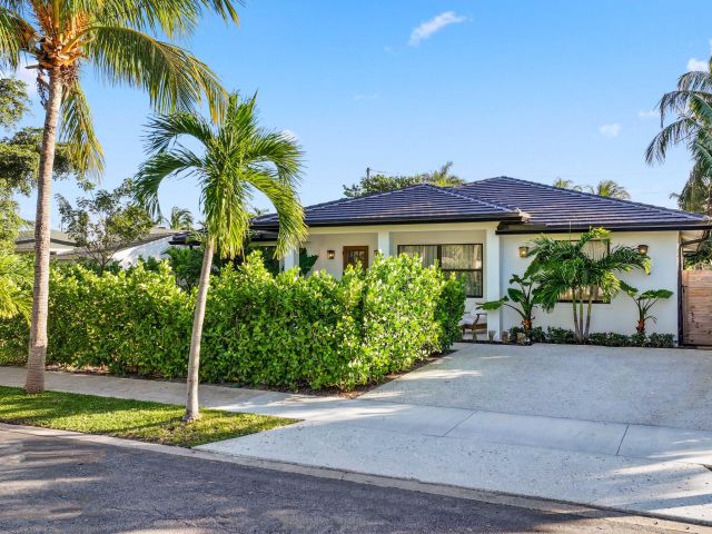 Продажа дома по адресу 330 Laurie Road - фото 6894140