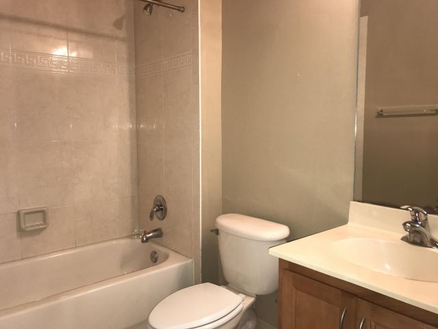 Дом в аренду по адресу 990 Millbrae Court 1 - фото 6894208