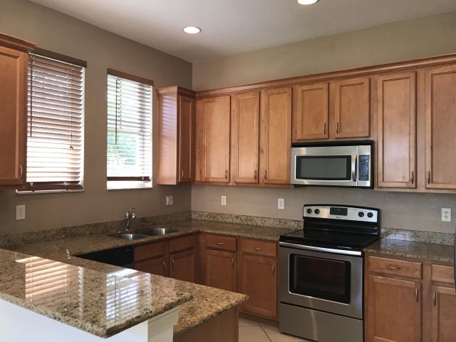 Дом в аренду по адресу 990 Millbrae Court 1 - фото 6894212