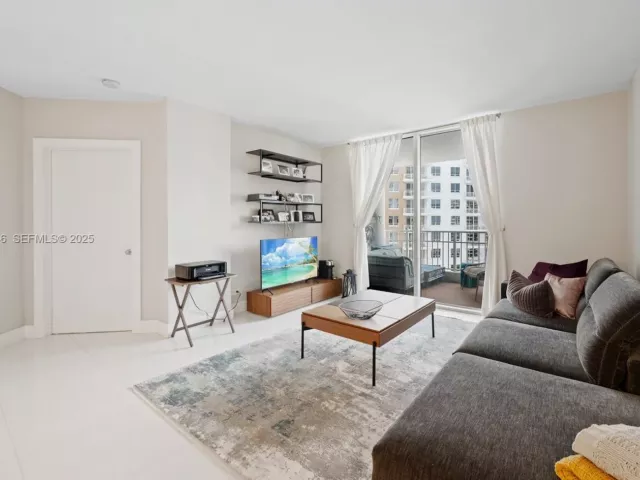 Продажа квартиры #1605 - фото 6874503