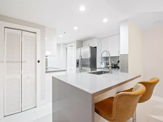 Продажа квартиры #1605 - фото 6874507