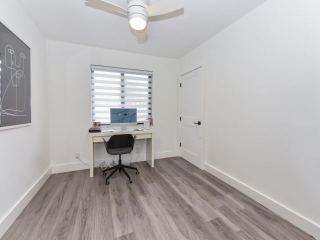 Дом в аренду по адресу 700 SW 4th Street - фото 6898712