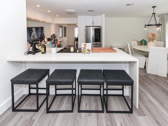 Дом в аренду по адресу 700 SW 4th Street - фото 6898715