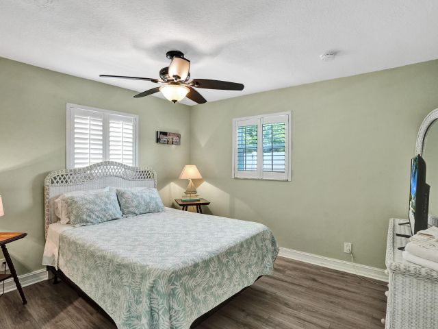 Дом в аренду по адресу 1433 NE 27th Street - фото 6893483