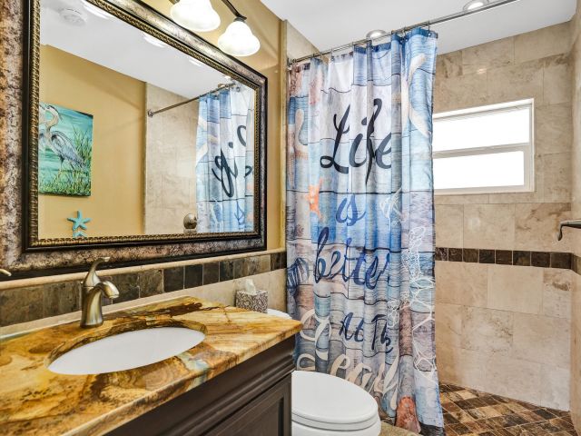 Дом в аренду по адресу 1433 NE 27th Street - фото 6893485