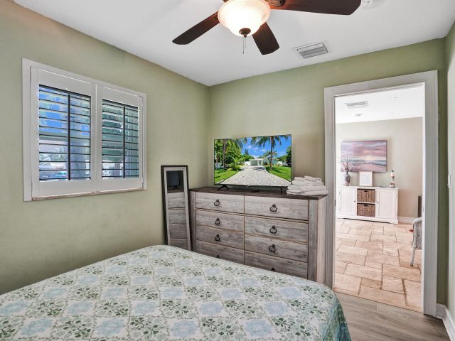 Дом в аренду по адресу 1433 NE 27th Street - фото 6893487