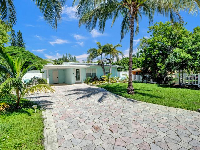 Дом в аренду по адресу 1433 NE 27th Street - фото 6893497