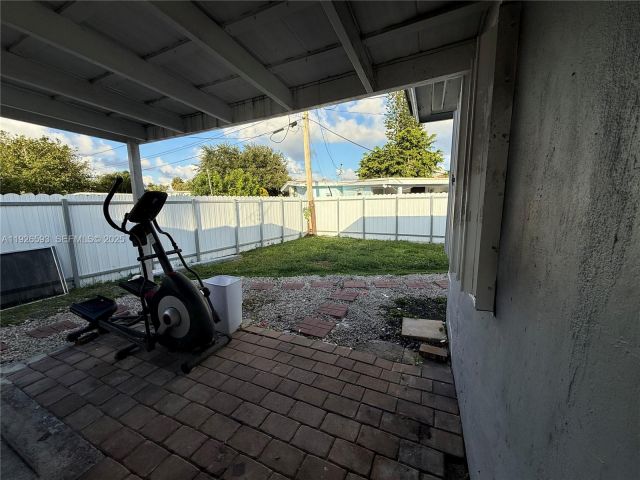 Продажа дома по адресу 501 S 61st Ter - фото 7509461