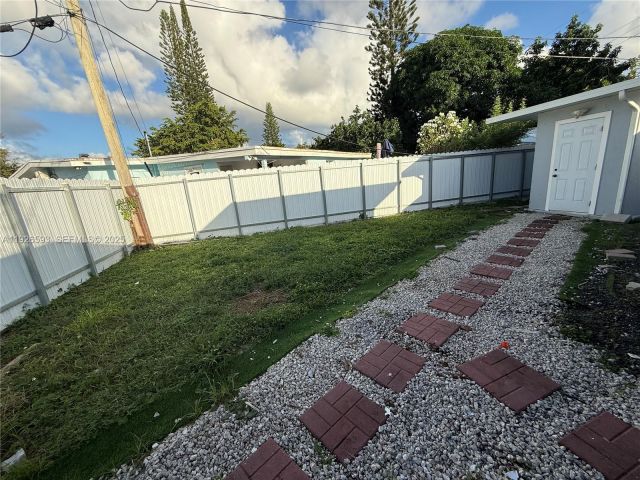 Продажа дома по адресу 501 S 61st Ter - фото 7509463