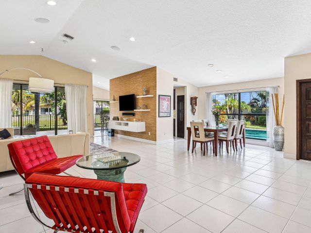 Продажа дома по адресу 21033 Cottonwood Drive - фото 6895029