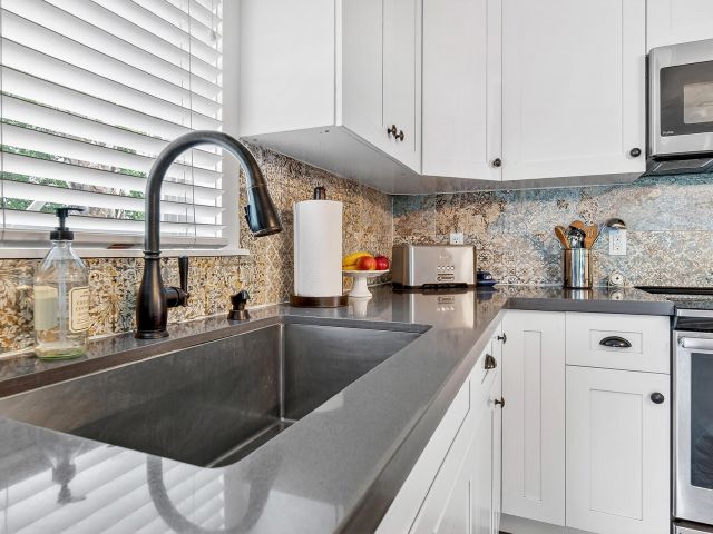 Продажа дома по адресу 354 Marlborough Place - фото 6903497