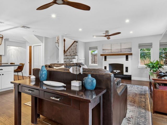 Продажа дома по адресу 354 Marlborough Place - фото 6903505