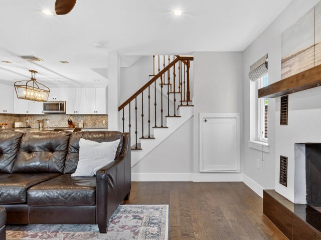 Продажа дома по адресу 354 Marlborough Place - фото 6903506