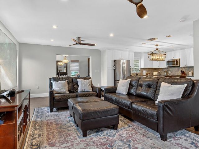 Продажа дома по адресу 354 Marlborough Place - фото 6903507