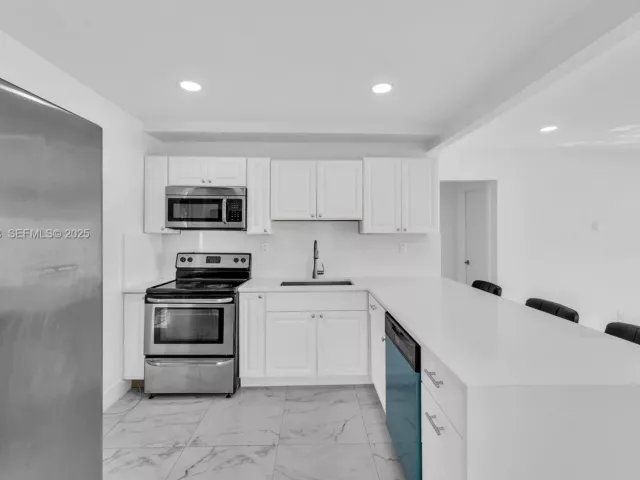 Продажа дома по адресу 2431 Coolidge St - фото 6891629