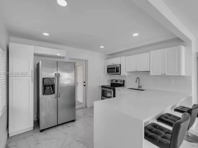 Продажа дома по адресу 2431 Coolidge St - фото 6891630